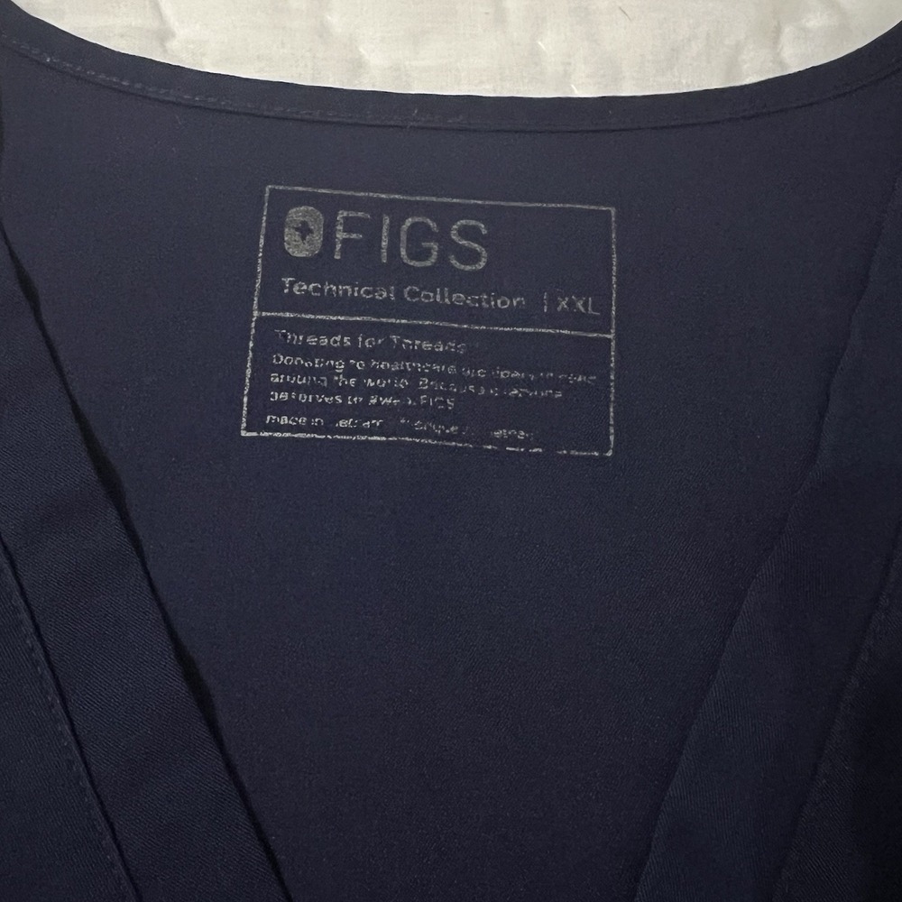 Figs Scrub Top Women XXL Blue Casma 3 Pocket V Neck Medical Nurse Stretch FW1100 - Picture 3 of 7